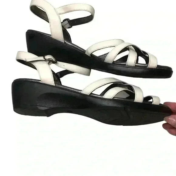 Rasolli Women’s Size 11 White Strappy Sandals Wedge Heels 2”. - Picture 2 of 5